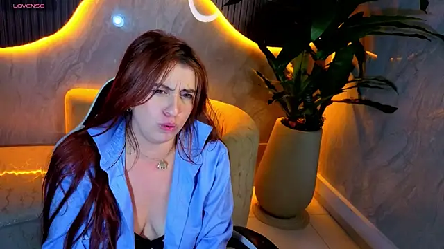 andrea_tasty_tf live cam on StripChat