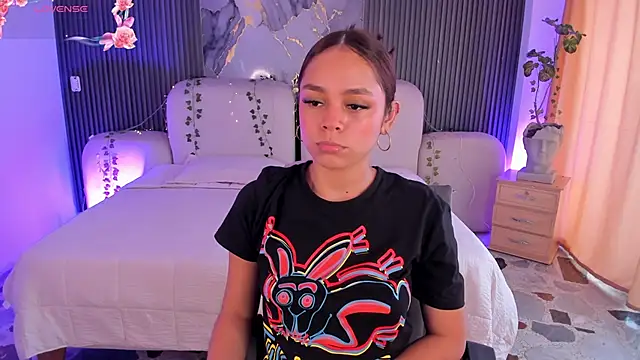 CarolineFyre webcam