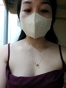 Laurie369 webcam