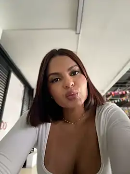 irina_velvett - Irina_Velvett's free webcam - UK Sex Cams
