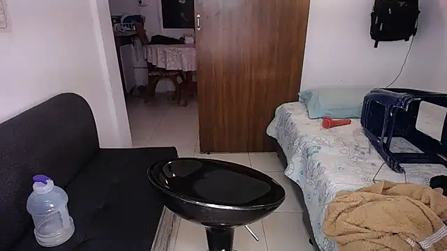 yselahot webcam