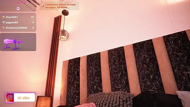 Ivi_Aiko live cam on StripChat