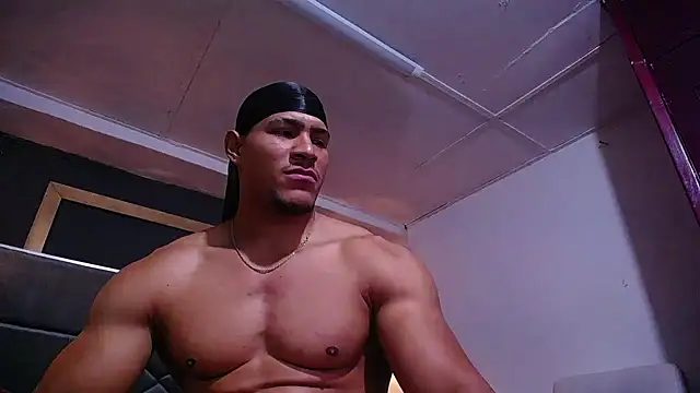 teddyfit19cm live cam on StripChat
