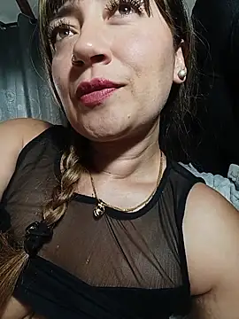 tata_sanz_ live cam on StripChat