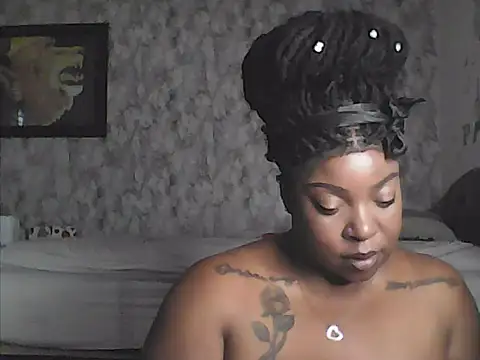 BellaBlaze25 live cam on StripChat