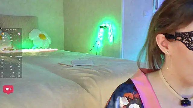 Roseaa live cam on StripChat
