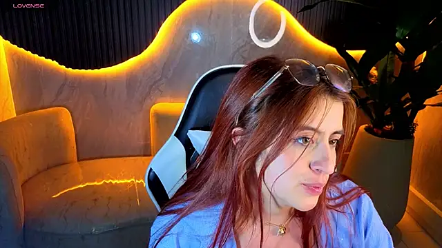 andrea_tasty_tf live cam on StripChat