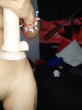 lubnna (F young) - suck finger