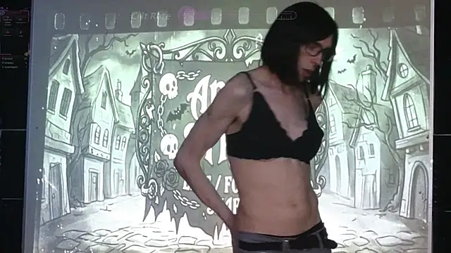 April_Strife webcam
