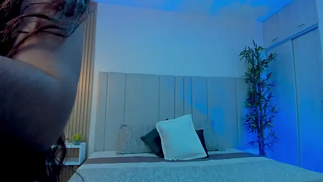 Victoria_Rosee webcam