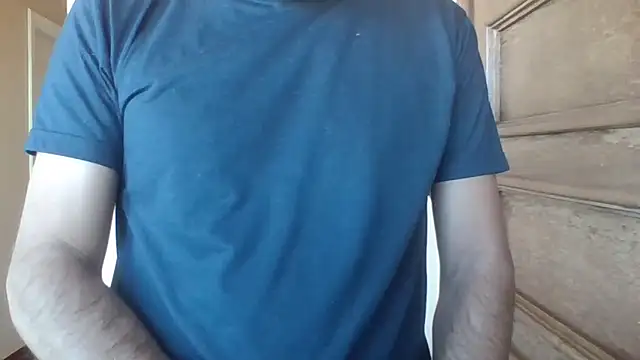 Leo_Big live cam on StripChat