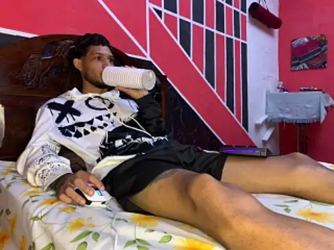tanned_boy webcam