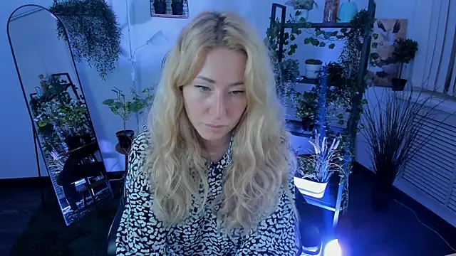 AstraMonroe webcam