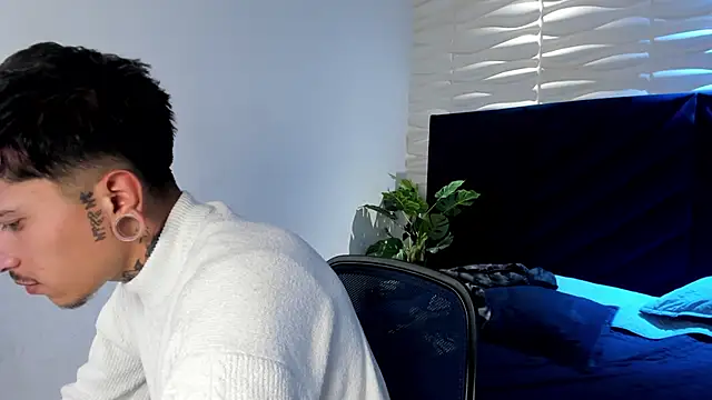 valentino_knox - Valentino_Knox's free webcam - UK Sex Cams