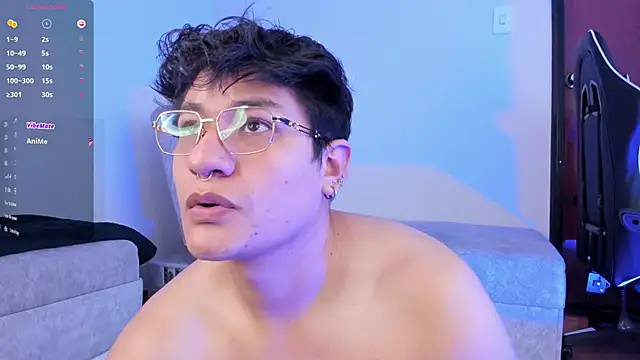 Nyxen_Amaru webcam