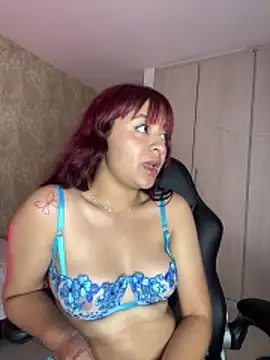 jade_foxy19 webcam