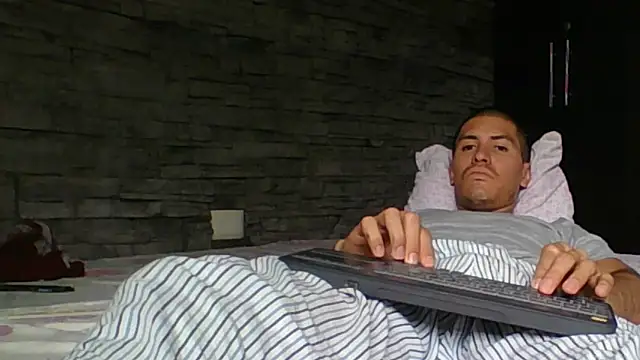 Sexylatin64 live cam on StripChat