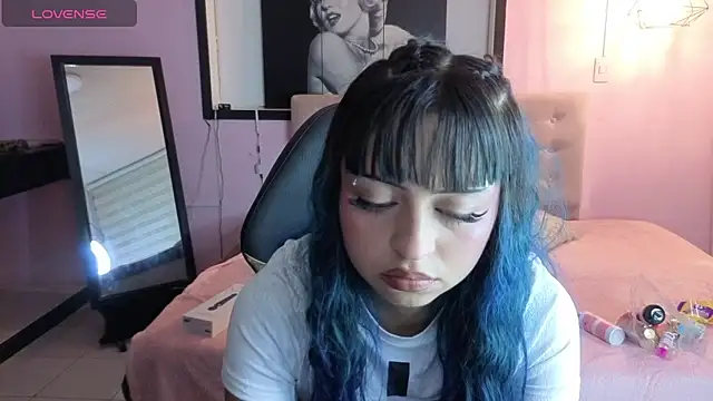 _ceeleste_cute_ live cam on StripChat