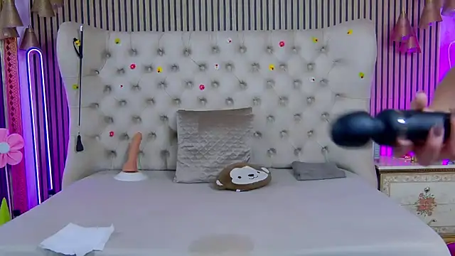 PlayfulShow webcam