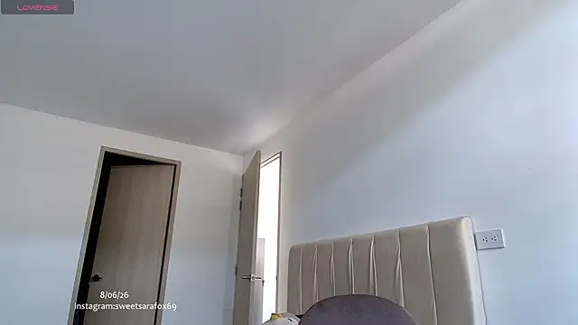 sweetsarasofia live cam on StripChat