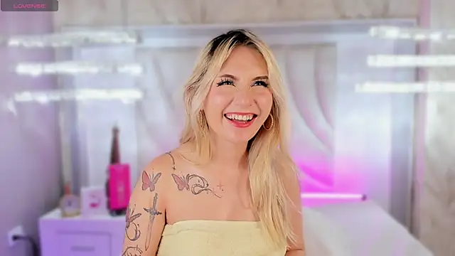 Mariluu_ live cam on StripChat