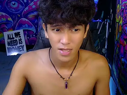 hugekenbigcock live cam on StripChat