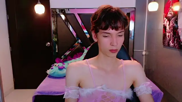 Stefany_PiInk live cam on StripChat