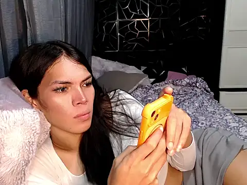 GORGEOUS_CARMEE webcam