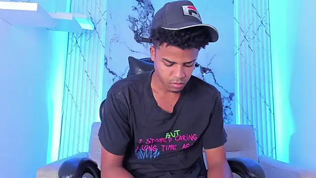 TaylorClay_ webcam