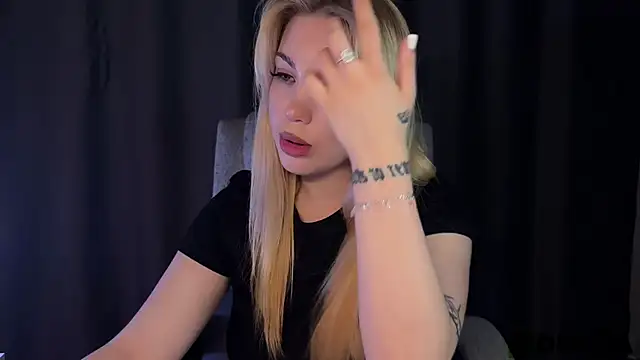 ariashaa webcam