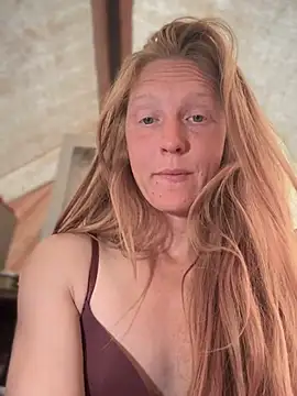 GoldenFlameGoddess live sex cam