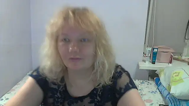 Lusi-777 live cam on StripChat