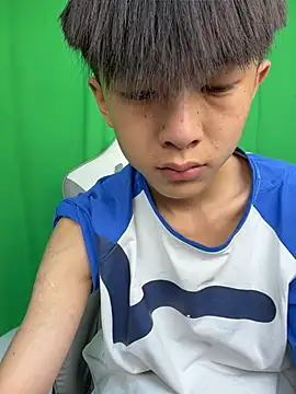 DD-101 live cam on StripChat