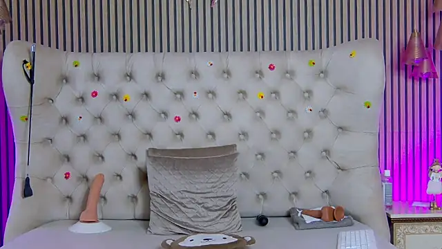 PlayfulShow webcam