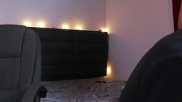 kathieandpovcock1 live cam on StripChat