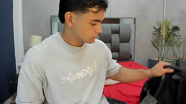 charlie___musk (M twink) - Let`s cum together!