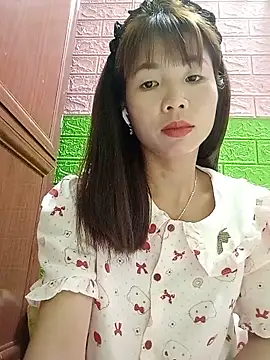 AmyLinee01 live cam on StripChat