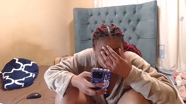 EbonyEssence live cam on StripChat