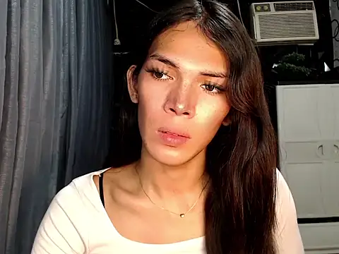GORGEOUS_CARMEE webcam