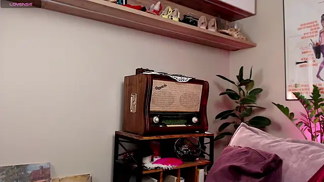 Kira_Reign webcam