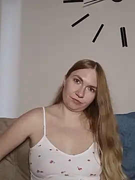 kisavixen - KisaVixen's free webcam - UK Sex Cams