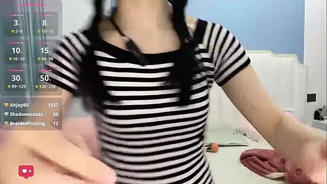 Luna-666 live cam on StripChat