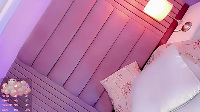 Camille_deluxe webcam