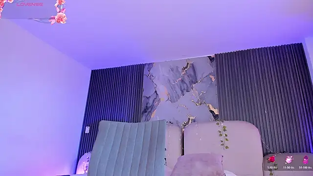 CarolineFyre webcam