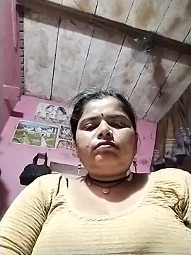 HOpooja356l live cam on StripChat