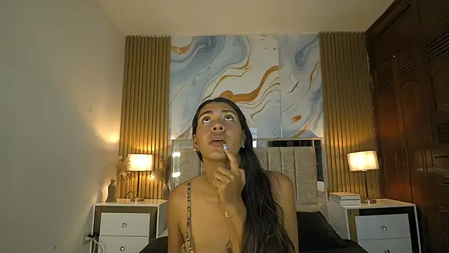 Samantha_gyatt live cam on StripChat