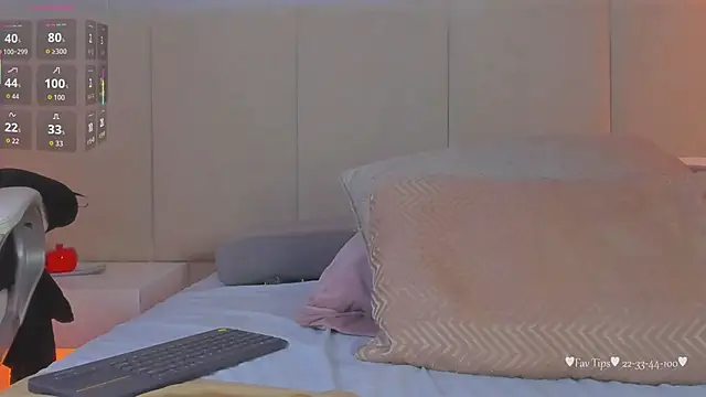 aprilebony_ webcam