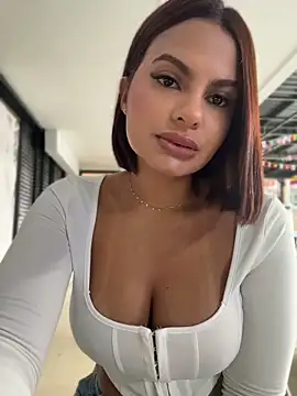 Irina_Velvett live cam on StripChat