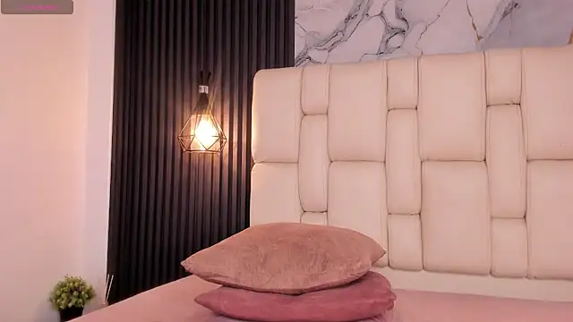 kristakinnky (F young) - Make me squirt in my bed