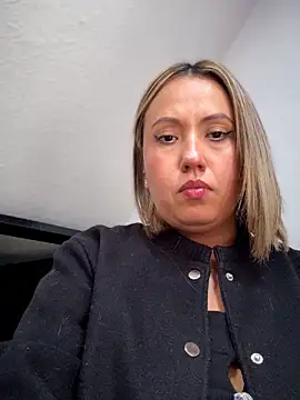 violeta-25_ (Ask my age) - Give pleasure to my pussy 🔥💧🌸